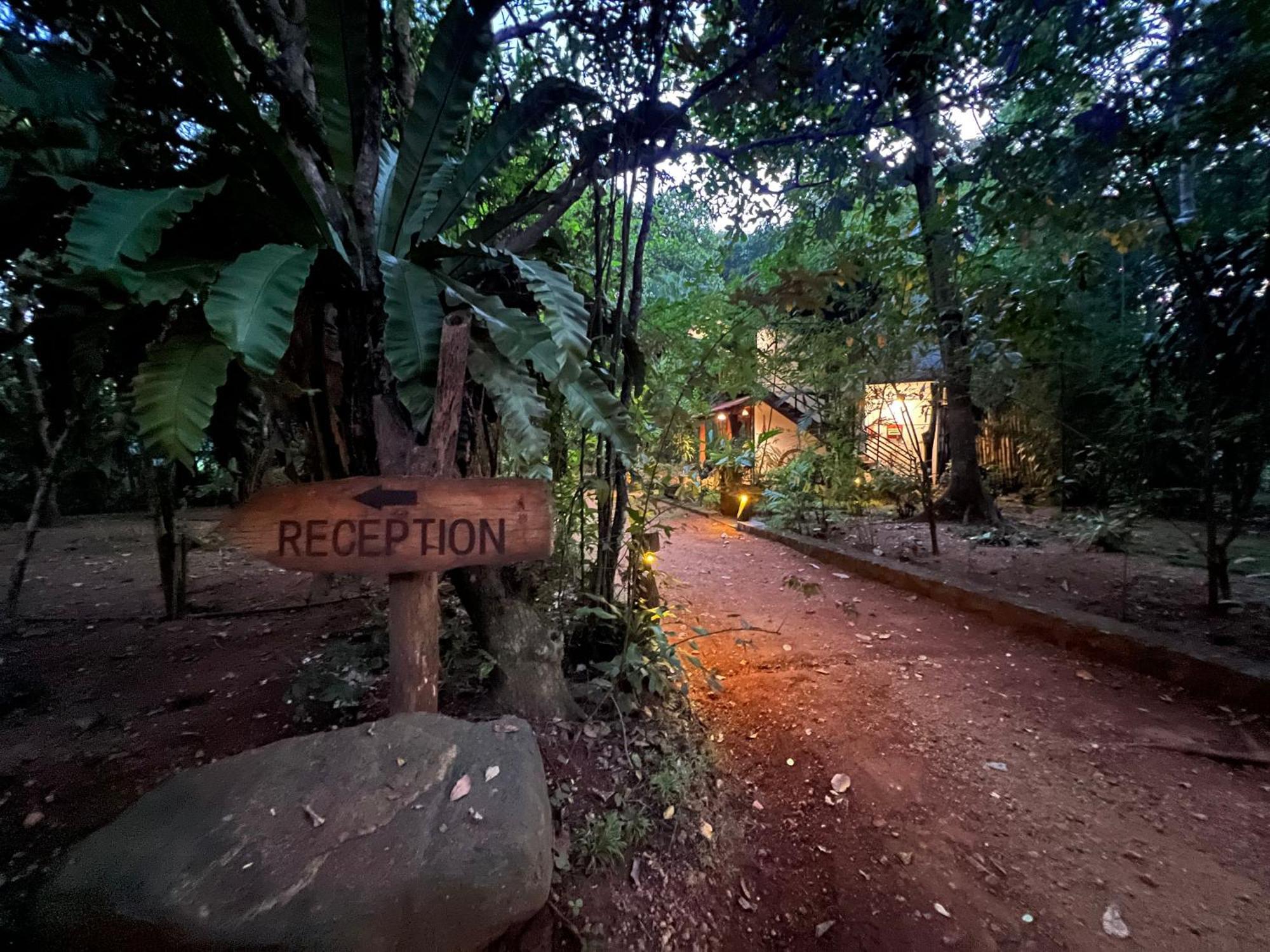 Walawa Blue Sapphire Hotell Udawalawe Eksteriør bilde