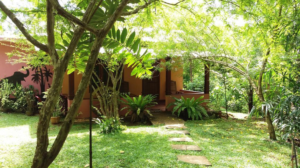Walawa Blue Sapphire Hotell Udawalawe Eksteriør bilde